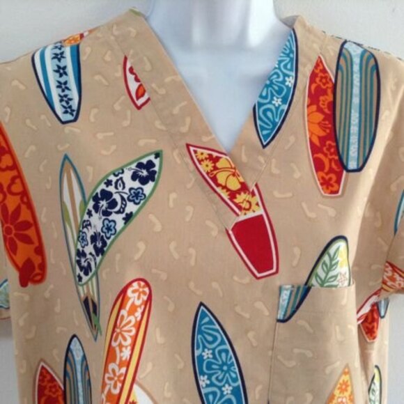 Tops - Peaches Scrub Top Surfboards Medical Shirt Nurse Small S